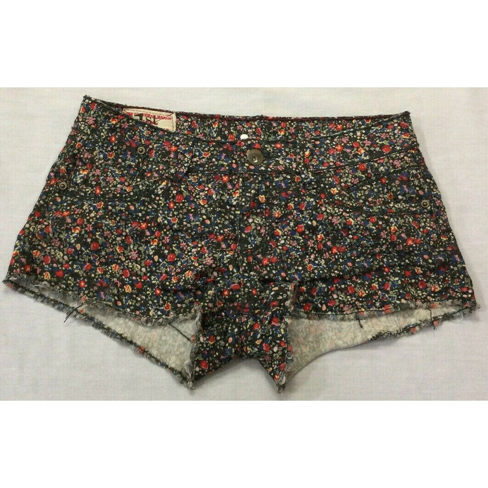 1ST KISS WOMENS SHORTS SIZE 5
